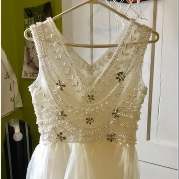 Lovely “beach” wedding dress - never worn - Picture 4 of 5